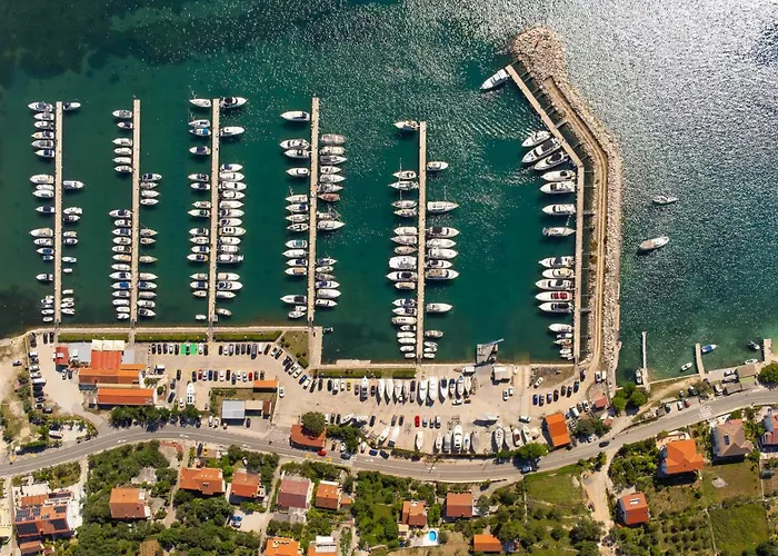 Docks - Island Rab, Croatia بيت للعطل سوبيتارسكا دراغا